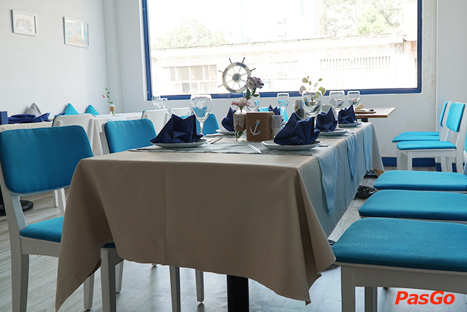 Nhà hàng Oia Castle - Bistro Cafe Tôn Thất Đạm 15