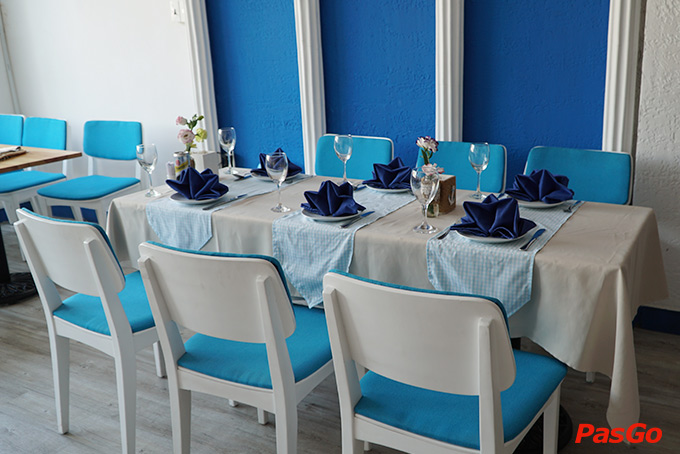 Nhà hàng Oia Castle - Bistro Cafe Tôn Thất Đạm 16
