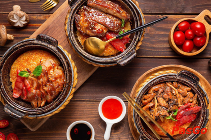 Cơm niêu giọn rụm tại quán ăn gần Kinh tế Quốc dân - KOMBO