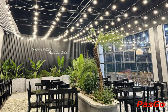 Độc Lập Restaurant mang không gian xanh thoáng mát