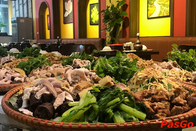 Mẹt bò tơ hấp, chao và đặc sản Tây Bắc tại Châu Mộc Quán