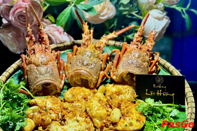 Hải sản hấp dẫn tại nhà hàng Lộc Hương Palace