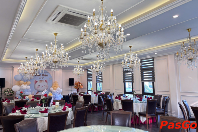 Không gian sang trọng nhà hàng Thai Viet Palace Thái Nguyên với nội thất gỗ cao cấp, phong cách Đông Dương