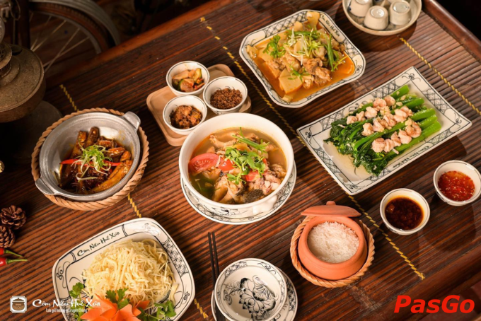 Món Huế kết hợp với đặc sản vùng miền tại quán cơm ngon Lạng Sơn