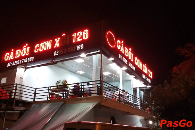 Nhà hàng Cơm Xôi Gà Đồi 126 với không gian hai tầng thoáng đãng