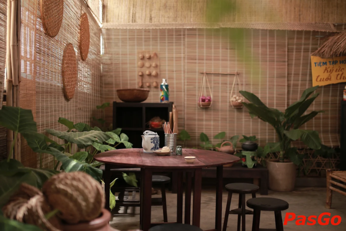Không gian gọn gàng, sạch sẽ của Tiệm Cơm Út Thiện