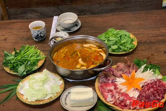 Nồi lẩu cua đồng thơm lừng tại Khói Bếp 2 Linh Đàm