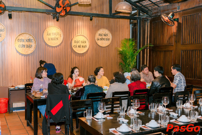Không gian làng quê truyền thống tại quán lẩu Ngon 3 Miền