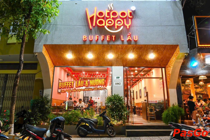 Không gian rộng rãi, hiện đại tại quán buffet lẩu Happy ở Pleiku