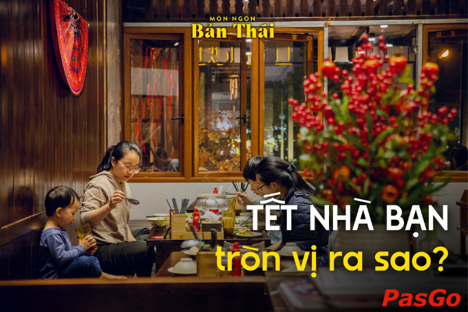 Không gian mộc mạc, đậm chất dân tộc với bàn tre và chi tiết trang trí bằng gỗ