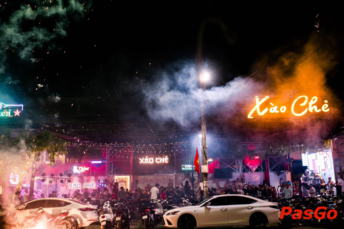 Quán Beer Xào Chẻ sôi động về đêm tại Long Xuyên