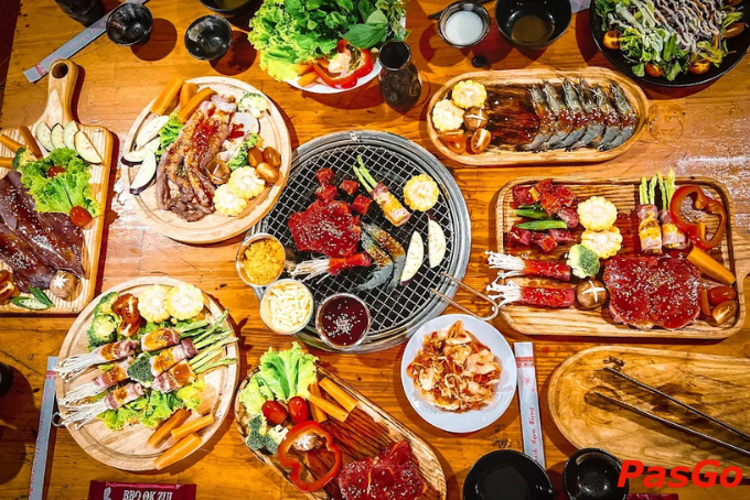 Bàn tiệc BBQ hấp dẫn tại Trạm nướng OK ZUI Pleiku