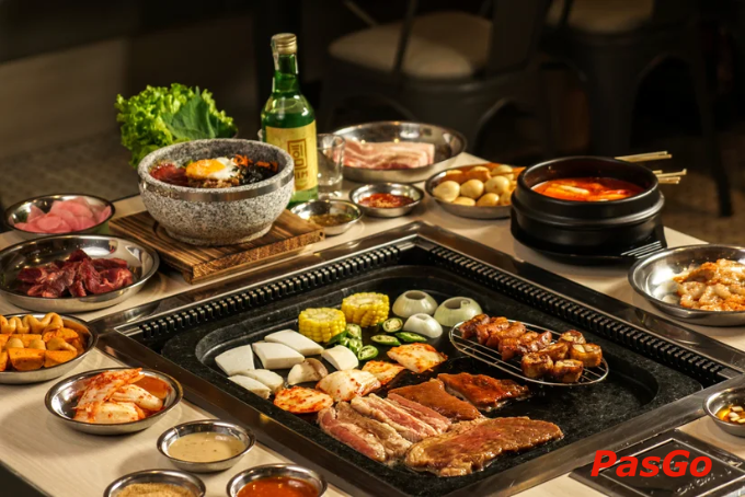 Buffet thịt nướng với sốt chấm độc đáo đến từ xứ sở kim chi 