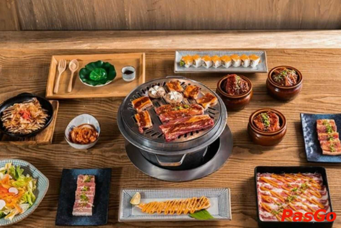 Buffet đa sắc màu và các món nhậu Nhật hấp dẫn không thể bỏ lỡ