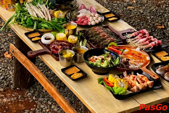 Món bò nướng tẩm ướp đậm đà tại Dốc Bò Nướng