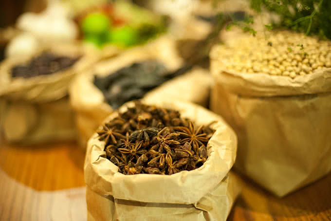 Hương liệu nồng nàn, phảng phất khiến không gian thêm đài các lôi cuốn Nhà hàng Quán Ăn Ngon Phan Đình Phùng