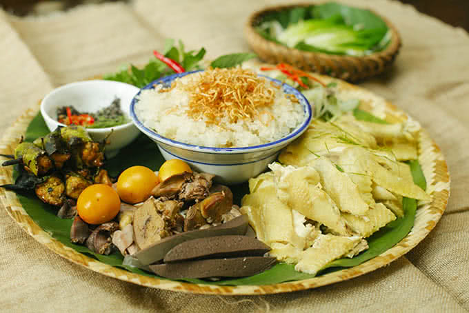 Gà lên mâm Nhà hàng Quán Ăn Ngon Phan Đình Phùng