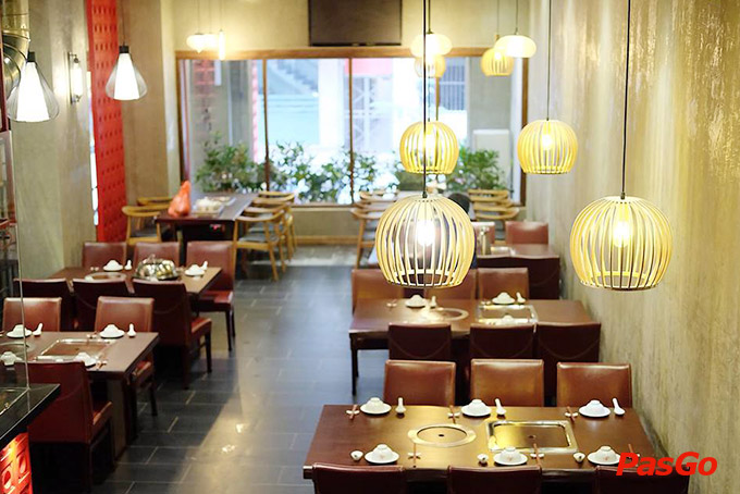 Nhà hàng Quay Mai Hắc Đế 18
