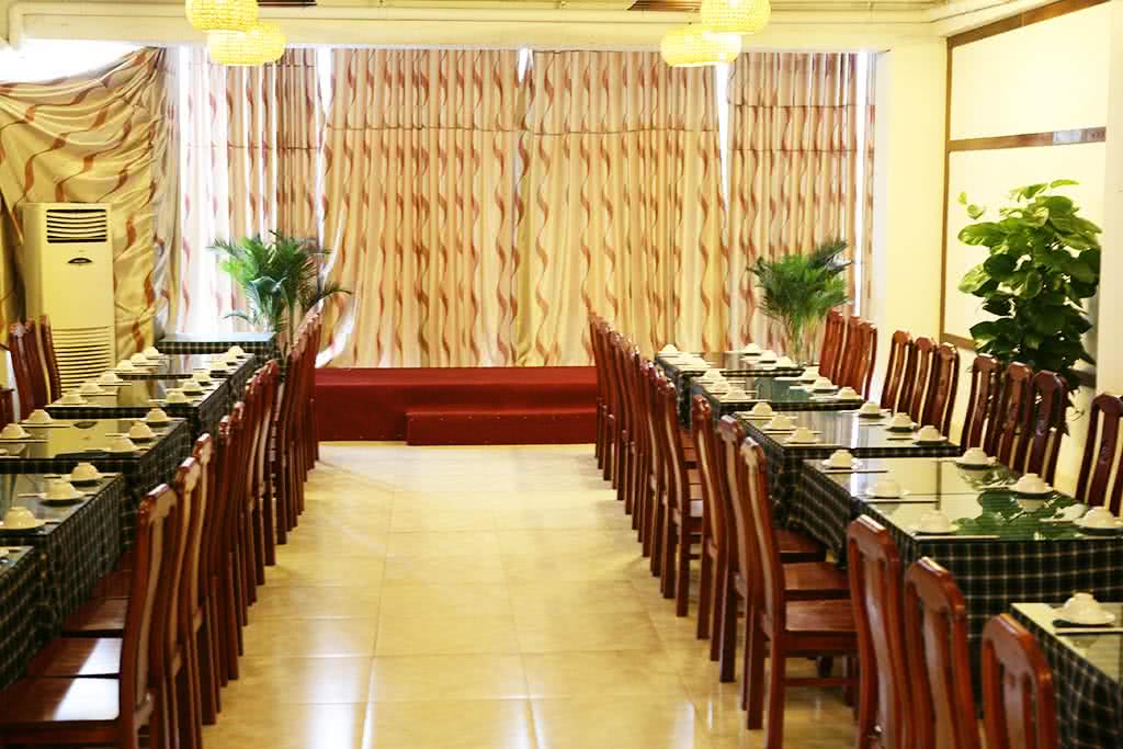 Sen Vàng B14 D7 Trần Đăng Ninh không gian 1