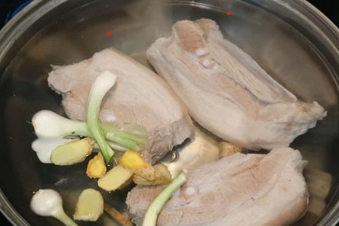 Cách luộc thịt ba chỉ ngon, HỒNG thịt, không HÔI, không KHÔ