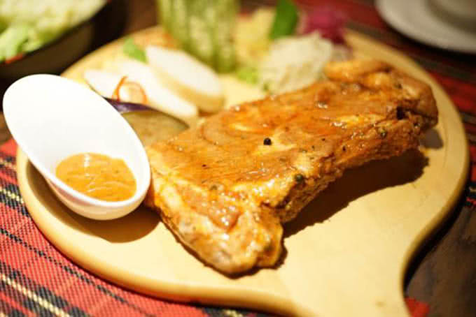 nhà hàng sườn no.1 nguyễn huệ 8