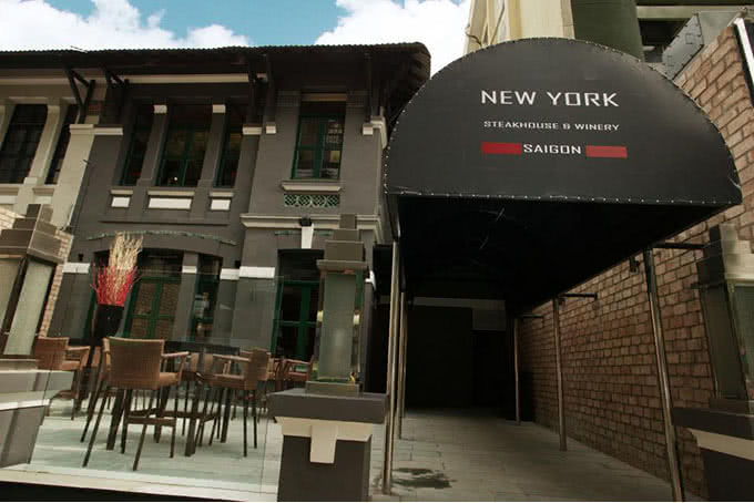 Nhà hàng New York Steakhouse & Winery