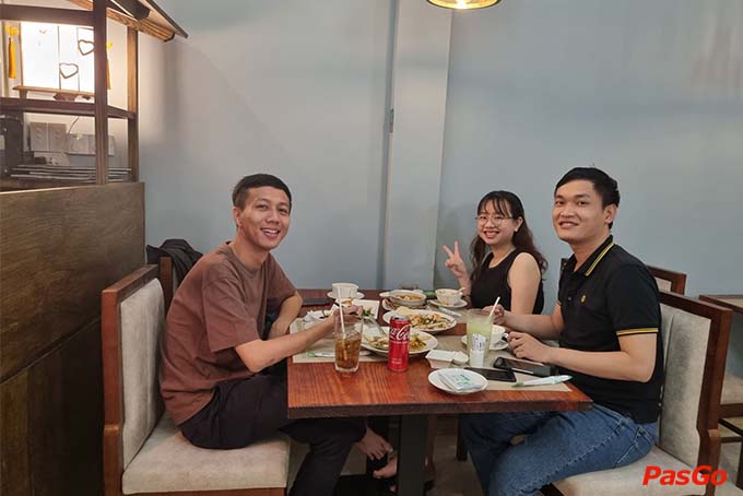 Nằm tại trung tâm thành phố, Nhà hàng Chay Bà Xã Pasteur là điểm đến quen thuộc của nhiều thực khách yêu thích cơm chay. Quán chay Pasteur thuần chay với đủ món chay ngon - lành, không gian thanh tịnh. Xem ngay! 12