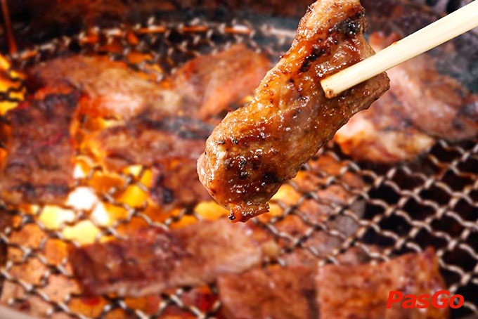 Chuỗi nhà hàng nướng quanh đây tại quận 1 Ngưu Phồn - Gyu Shige với hơn 150 chi nhánh đến từ Nhật Bản - Là nhà hàng nướng thuần Nhật, các nguyên liệu tại Gyu Shige được nhập khẩu từ chính đất nước này.