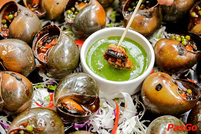 Bên cạnh thực đơn gọi món, nhà hàng gần đây Mộc Riêu & Nướng còn phục buffet Lẩu hấp dẫn như Buffet lẩu bò