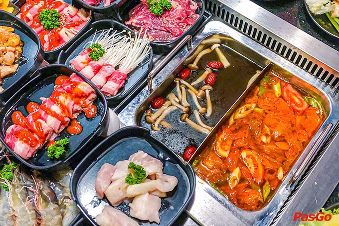 Có khá nhiều loại lẩu hấp dẫn cho bạn lựa chọn tại quán lẫu gần đây Sik Dak Fook