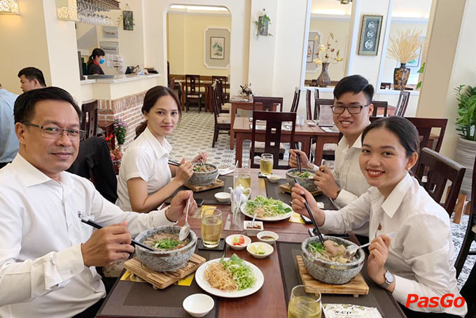 Lẩu HongKong cay cay tại Dynasty House - quán lẩu gần bạn tại quận 1 - luôn rất hấp dẫn người ăn