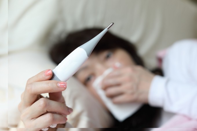 Sốt xuất huyết có được tắm không?