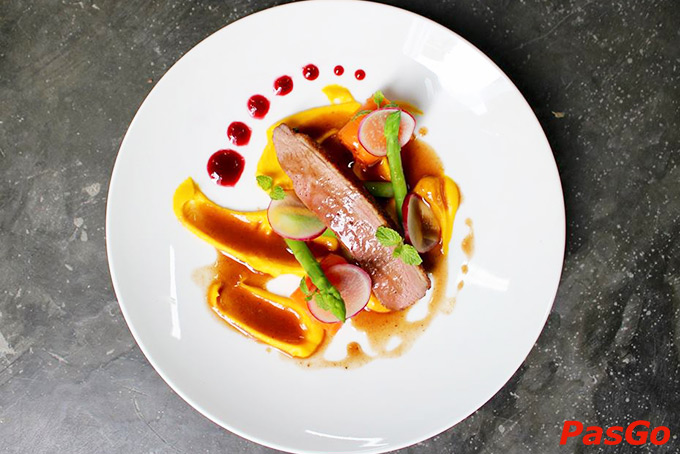 Colettes 32 Wine Bar Bistro Bùi Thị Xuân 5