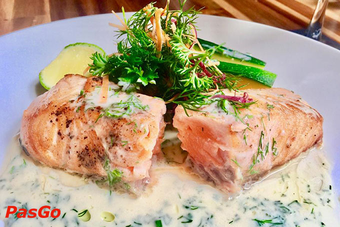 Colettes 32 Wine Bar Bistro Bùi Thị Xuân 8