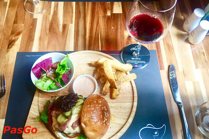 Colettes 32 Wine Bar Bistro Bùi Thị Xuân 9