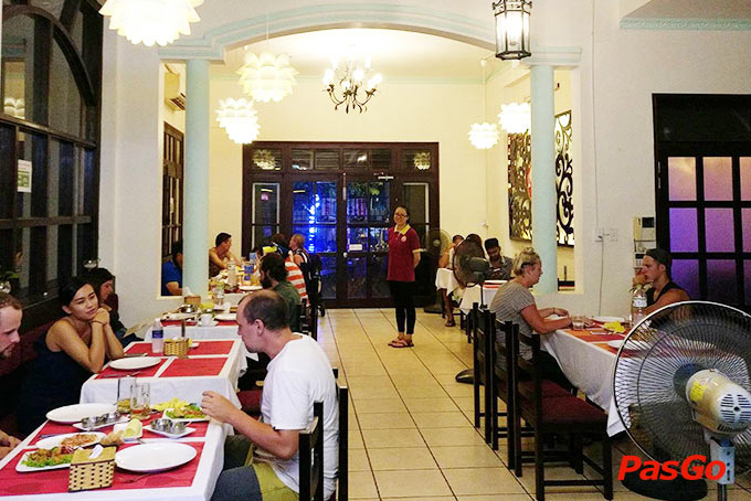 Nhà hàng Maharaja Indian Restaurant 16