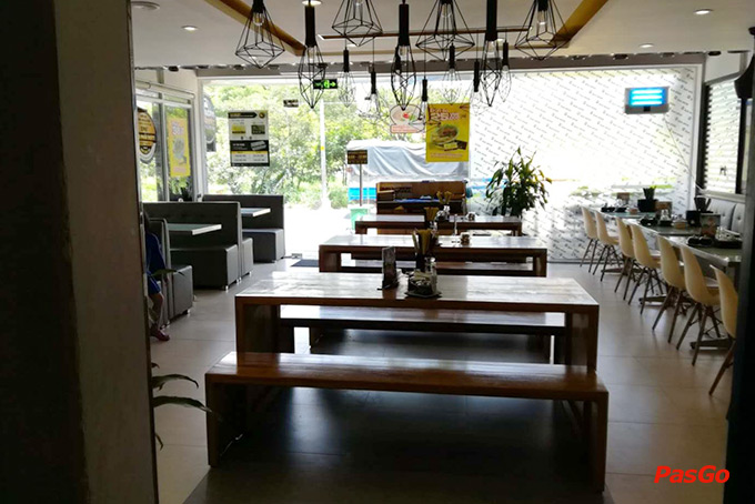 Nhà hàng Món Huế Nguyễn Hữu Thọ 15