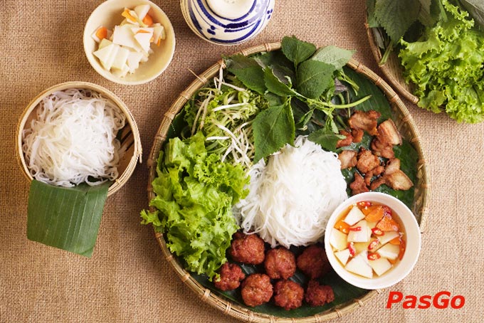 Nhà hàng Ơ Thương Trần Quang Khải 15