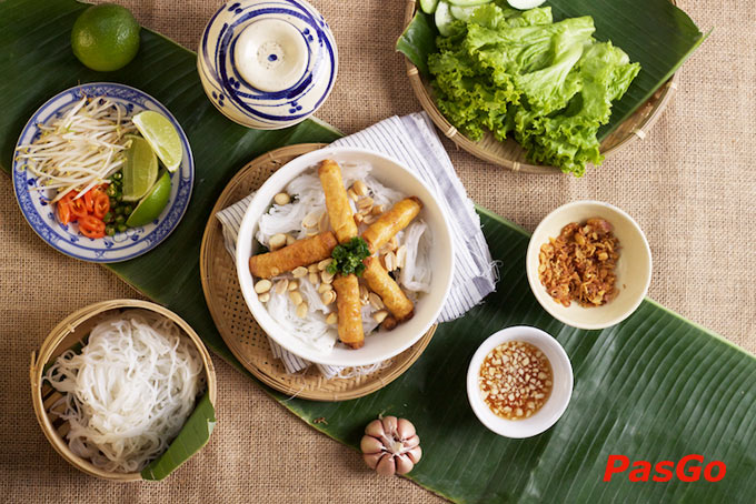 Nhà hàng Ơ Thương Trần Quang Khải 4