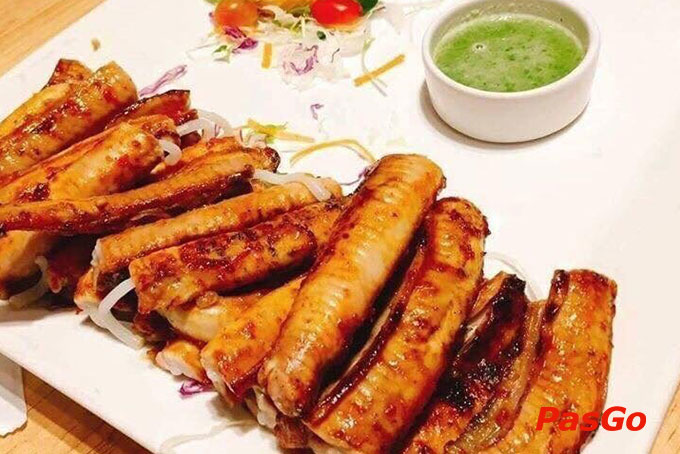 Phố Biển - Nguyễn Tất Thành-1