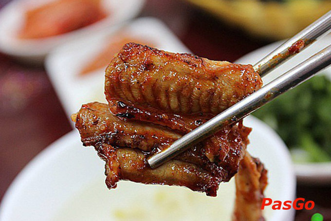 Phố Biển - Nguyễn Tất Thành-2