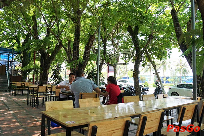 Quán Cây Xoài Nguyễn Tất Thành 18