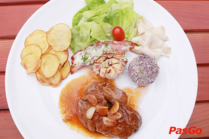 Red Pepper Restaurant Nguyễn Tri Phương 8