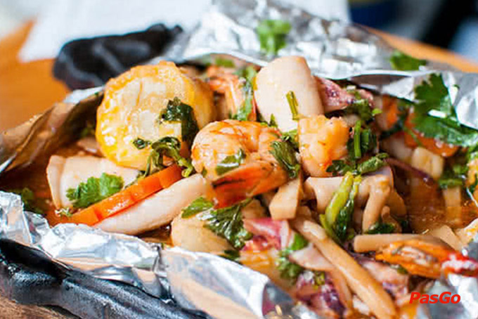 The Authentic Hoian Restaurant Cafe Lê Thanh Nghị 12