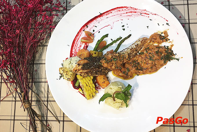 Nhà hàng The Salmon Restaurant Hoàng văn Thụ 4