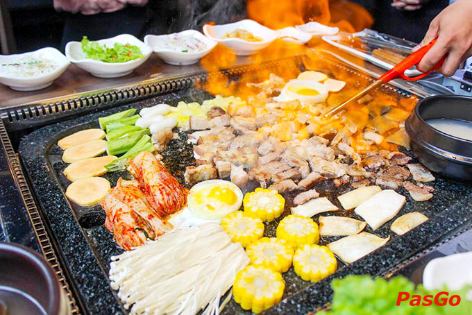 Top những nhà hàng tổ chức liên hoan cuối năm học lý tưởng ở Hà Nội 28