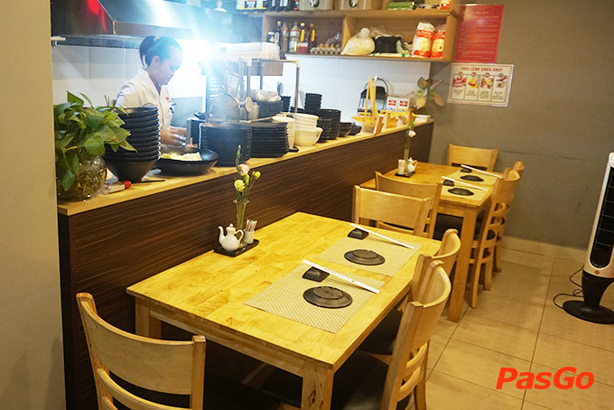 Nhà hàng Uchi Sushi đường 45 10