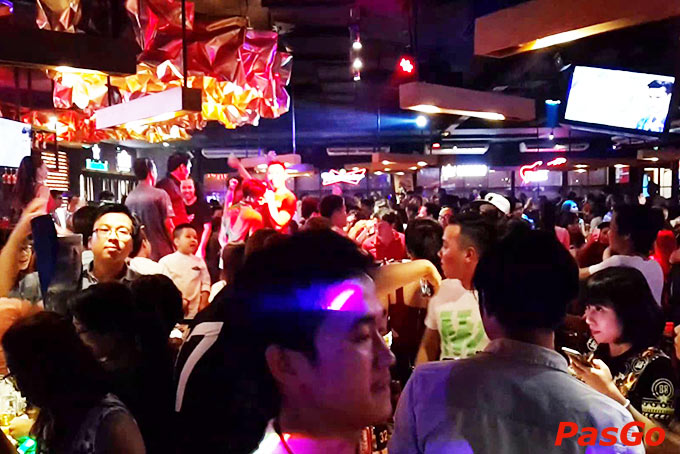 Nhà hàng Vuvuzela Saigon Superbowl Trường Sơn 14
