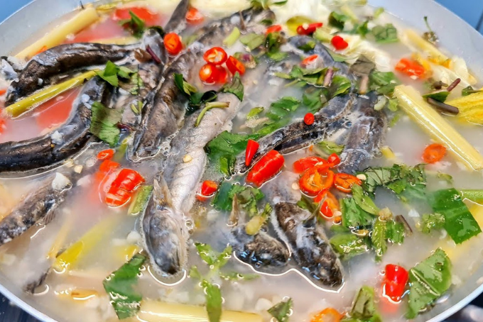 nấu lẩu cá kèo măng chua