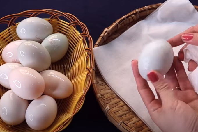 Chi tiết 3 cách làm trứng muối (khô, ướt, siêu tốc) dễ làm tại nhà